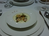 Restaurante Vademecum Pulpo con crema verduras y chantilly de patata .