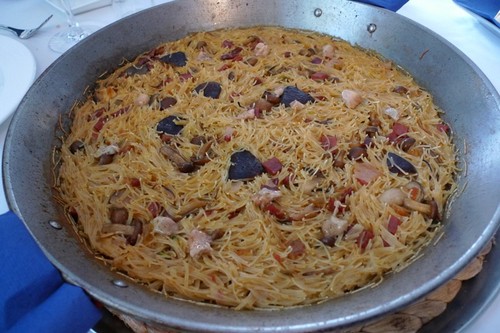 La Sequieta en Alaquás fideos con setas, jamón y foie