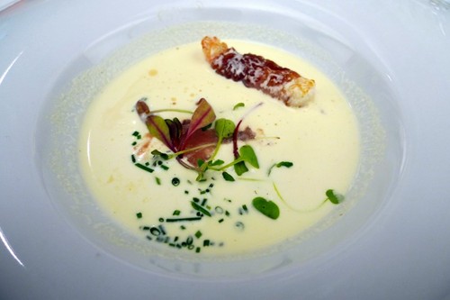 Riff ajoblanco con cigala y tocino