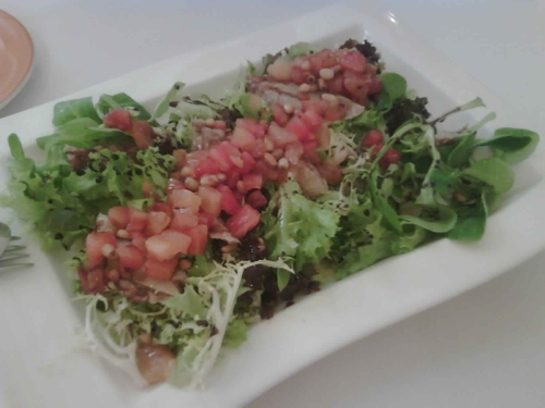 La Sal Ensalada de ventresca de atún .