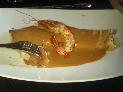 Korpilombolo Crêpes de lenguado con salsa de langostinos