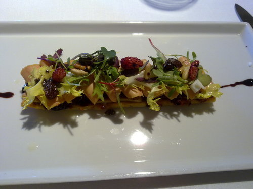 Can Jubany Coca con frutos del bosque y foie. Excelente.