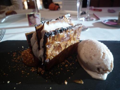 Aizian en Bilbao milhojas de queso y crema de castaña
