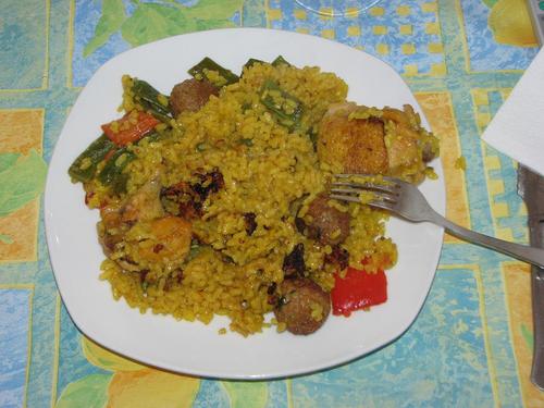 Primer plato de paella. El segundo ya no lo he fotografiado, que ya estaba muy concentrado en la faena :-D