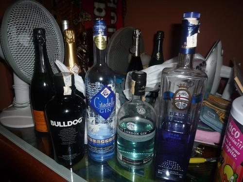 ahi van mis ginebras.