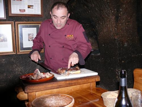 Restaurante en Jimenez de Jamuz (León) Jose Gordon maniobrando.