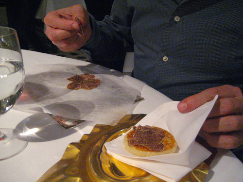 El Bulli (CERRADO) fantástico blinis con St. Felicien y trufa