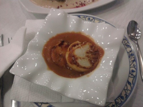 Restaurante Ca Sergi vieiras en su salsa de tomate natural