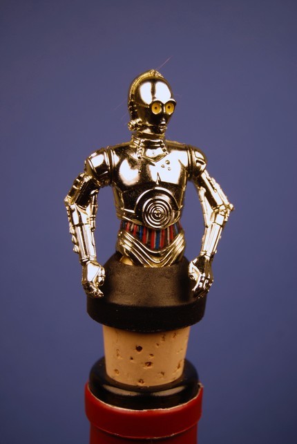 ¿Cuánto pagarías por este tapón? Yo, que soy un friky de Star Wars, seguro que pagaría más que tú... Lo vas pillando ;-) Tal como te han dicho, el márqueting y nuestra estupidez hacen el resto. Respecto a las catas ciegas, soy un ferviente defensor ♥