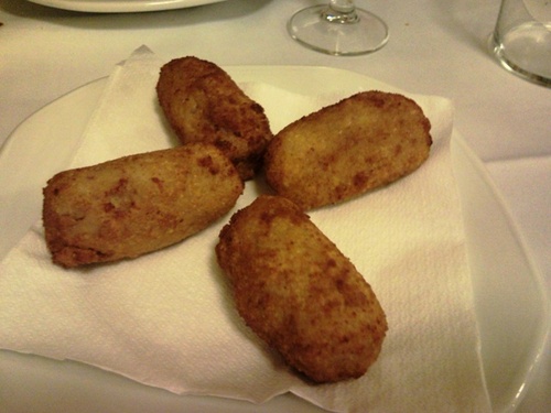Para acompañar unas deliciosas croquetas caseras de jamón ibérico