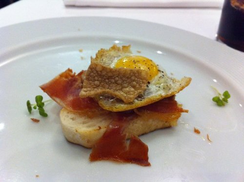 Restaurante en Gandia Montaito de presentacion. Jamon, Huevo y foie