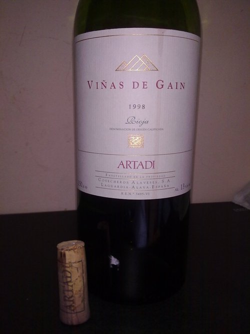 El corcho estaba tocadito pero aguantó como un titán.