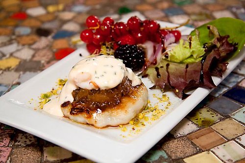 mini burger de vieira y langostinos