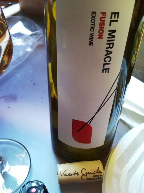 Un vino curioso este, tan como reza la etiqueta, Exótico...pruébalo.