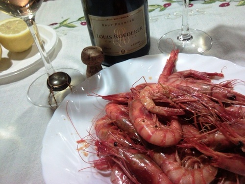 Un buen champagne con una gambas rojas a la plancha...