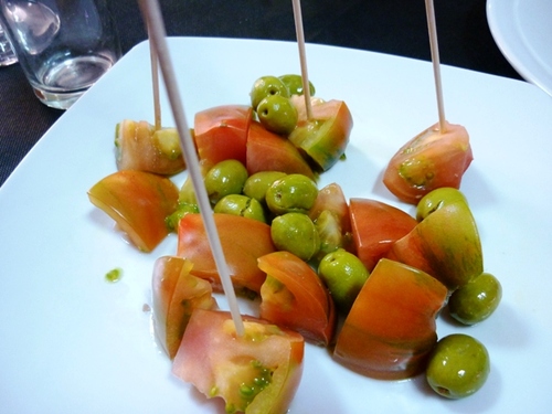 El tomatico Raff con olivas partías...