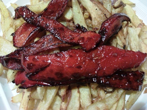 patatas fritas con pimiento rojo, están de muerte...