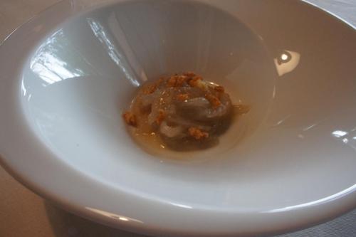 Noodles de cerdo con extracto de arraitxikis(pescados) y arroz tostado