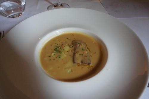 Este lo añadimos,es un clasico,foie-gras en caldo de garbanzos