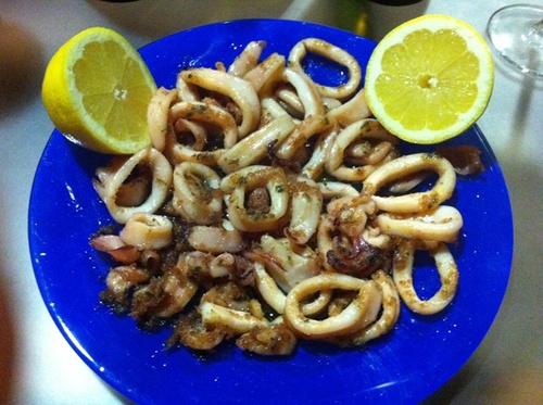 Unos calamarcicos al ajillo, de la San Pedro.