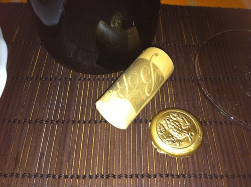 Y ese cutre tapón, por que no le puedo llamar corcho, jejeje