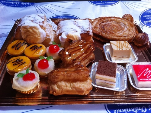 jajaja, con el postre arreglemos la comida al 100%, los mejores dulces de la zona...Carlos Onteniente.