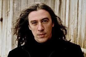 Este es el cantante