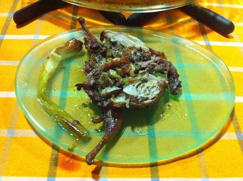 Rellenas de ajetes tiernos, tomate, y hierbas.