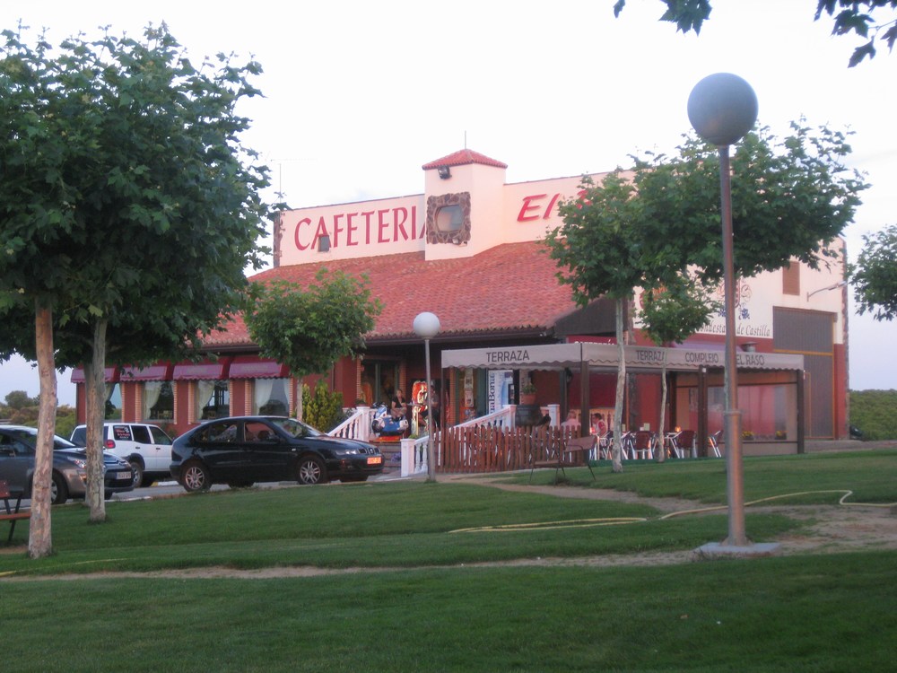Restaurante Complejo "El Raso" Cafetería con terraza