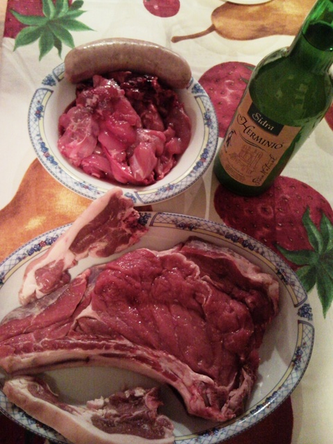 Para que veáis que lo de la sidra es cierto, chuletón maridado con sidra...