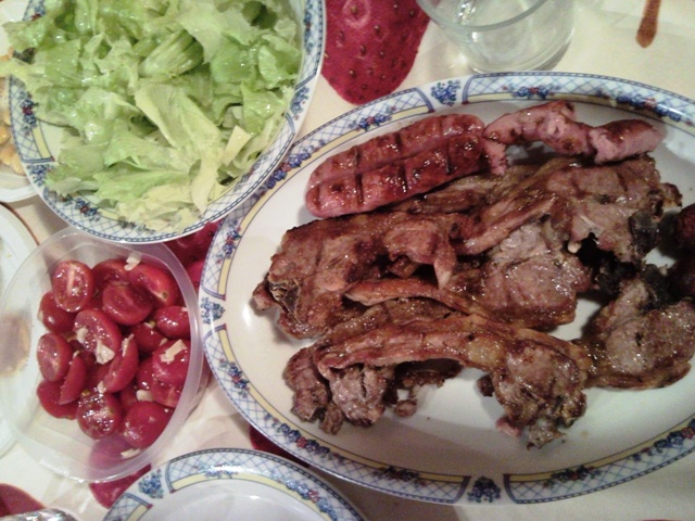 Ya no me acuerdo ni del vino que tomé con esta parrillada, jejeje, pero seguro que te lo recomendaría, te hace olvidar, jejejeje