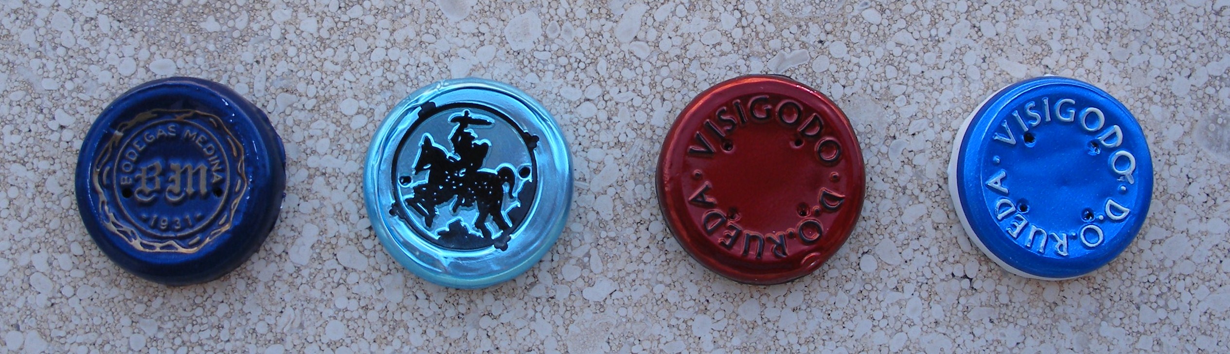 Marqués de Badajoz 2004 (V. T. Extremadura), Barón de la Villa Joven 2009 (Toro), Visigodo Tempranillo 2010 (Rueda) y Visigodo Sauvignon Blanc 2010 (Rueda).