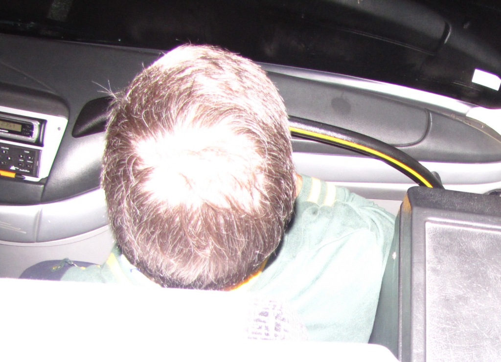 Aquí, descubrí que no había puesto el flash a mi cámara... Y JACS seguía y seguía y seguía... A este hombre le deberían pagar por asistir a los encuentros... Y no estaría mal traerse a alguno de sus alumnos.