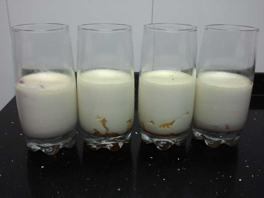 De postre, panacota con naranja caramelizada y miel de fresa con reducción de PX.