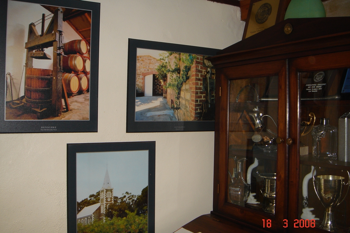 Fotos de la sala de catas (y III)