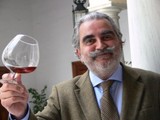 Evaristo-babee-brindando-con-brandy-de-jerez-300x225_col