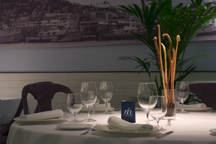 Restaurante Puerta del Mar detalle mesa 1