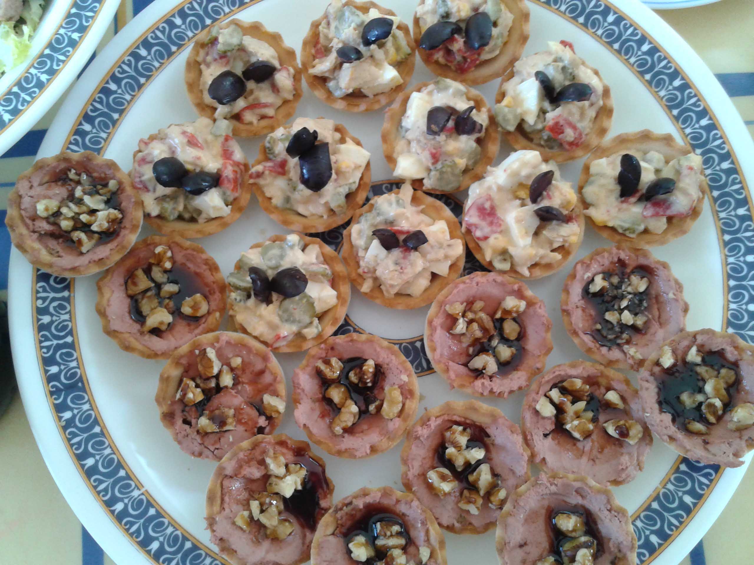 Tartaletas rellenas de bonito... y otras con foie, nueces y reducción de PX