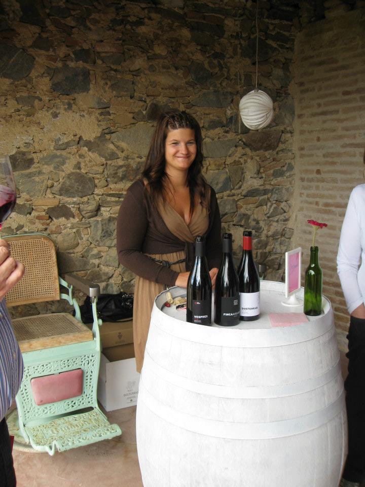 Noemí de Dosterras al tast de dones de Gratallops