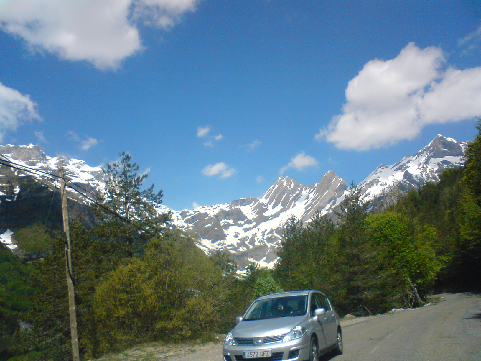 El acceso.