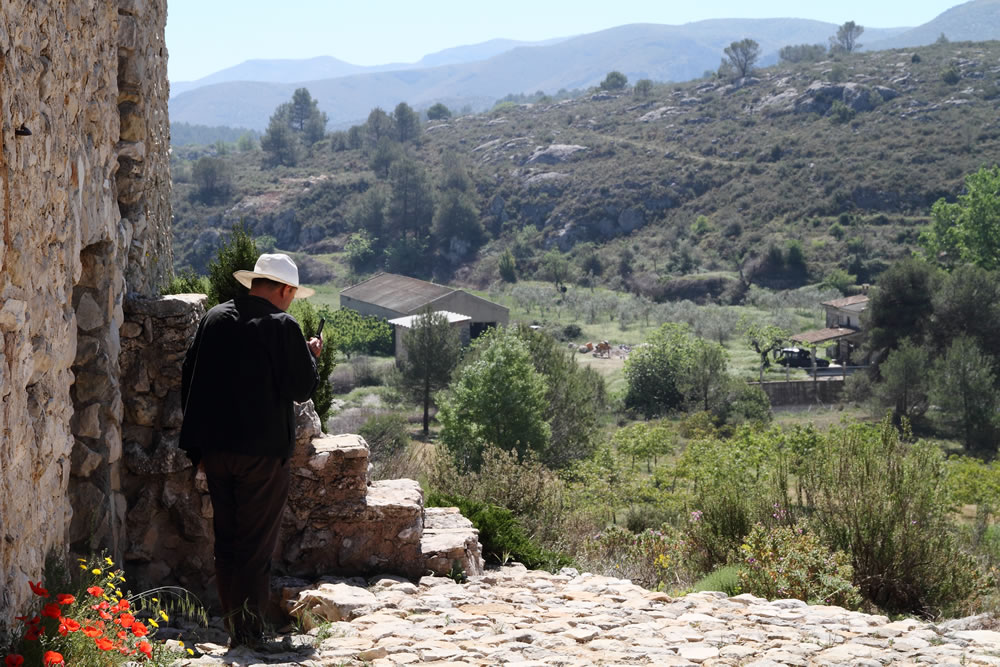 Casa de Campo y paísaje en el Valle de la Gallinera aceite tot oli