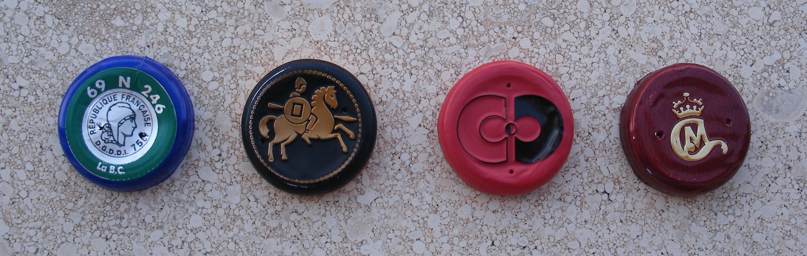 Beaujolais Primeur 2011 (Francia), Borsao Barrica 2009 (Campo de Borja), Las Dos Ces Barrica 2010 (Utiel-Requena) y Marqués de Chivé Crianza 2008 (Utiel-Requena).