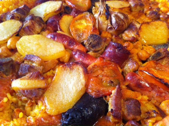 Comer arroz al horno en Valencia