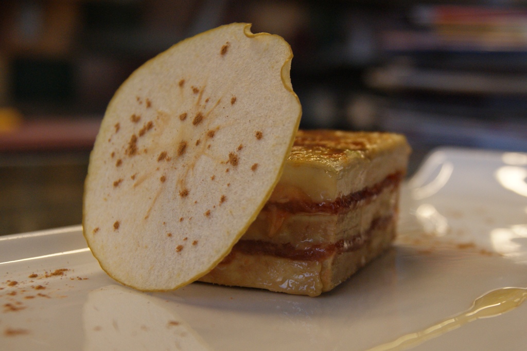 Restaurante en Murcia Lingote de foie, milhoja y membrillo.