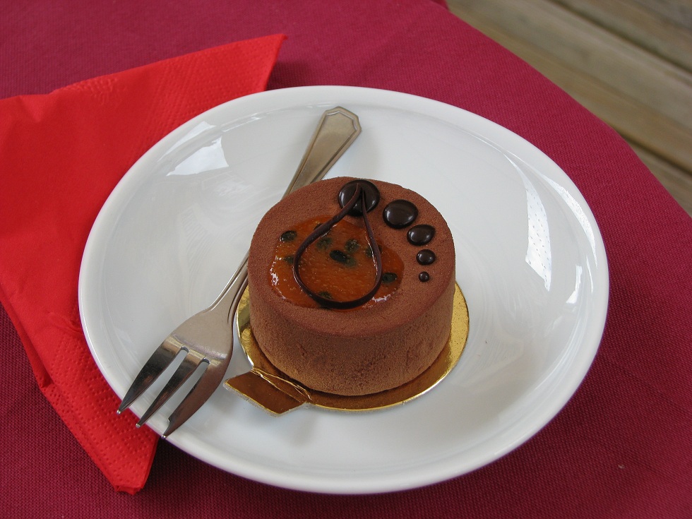 Mousse de chocolate con crema de mango y...