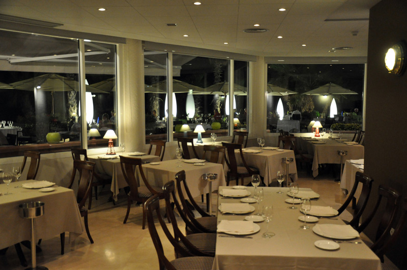 Acqua Sitges Salón íntimo y con ambiente agradable