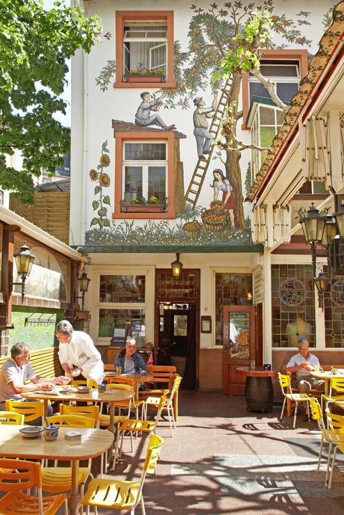 Restaurante Zum gemalten Haus La terraza