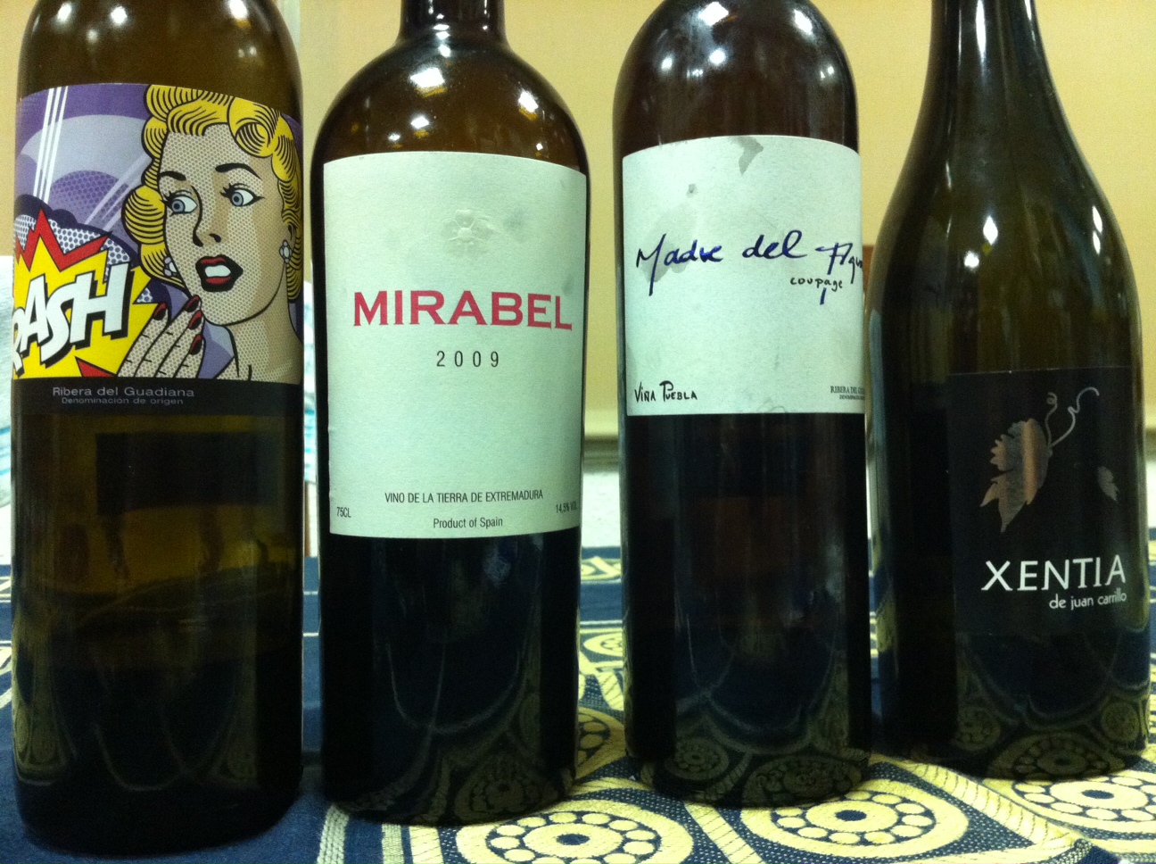 Agradecer a Antoliano sus consejos. Aunque ha resultado algo difícil, hemos conseguido encontrar algunos de los vinos que nos recomendó <a rel=