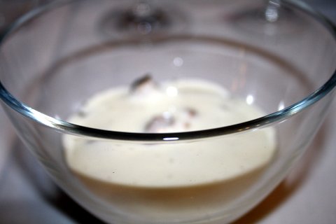 Rebozuelos con espuma de bianchetto