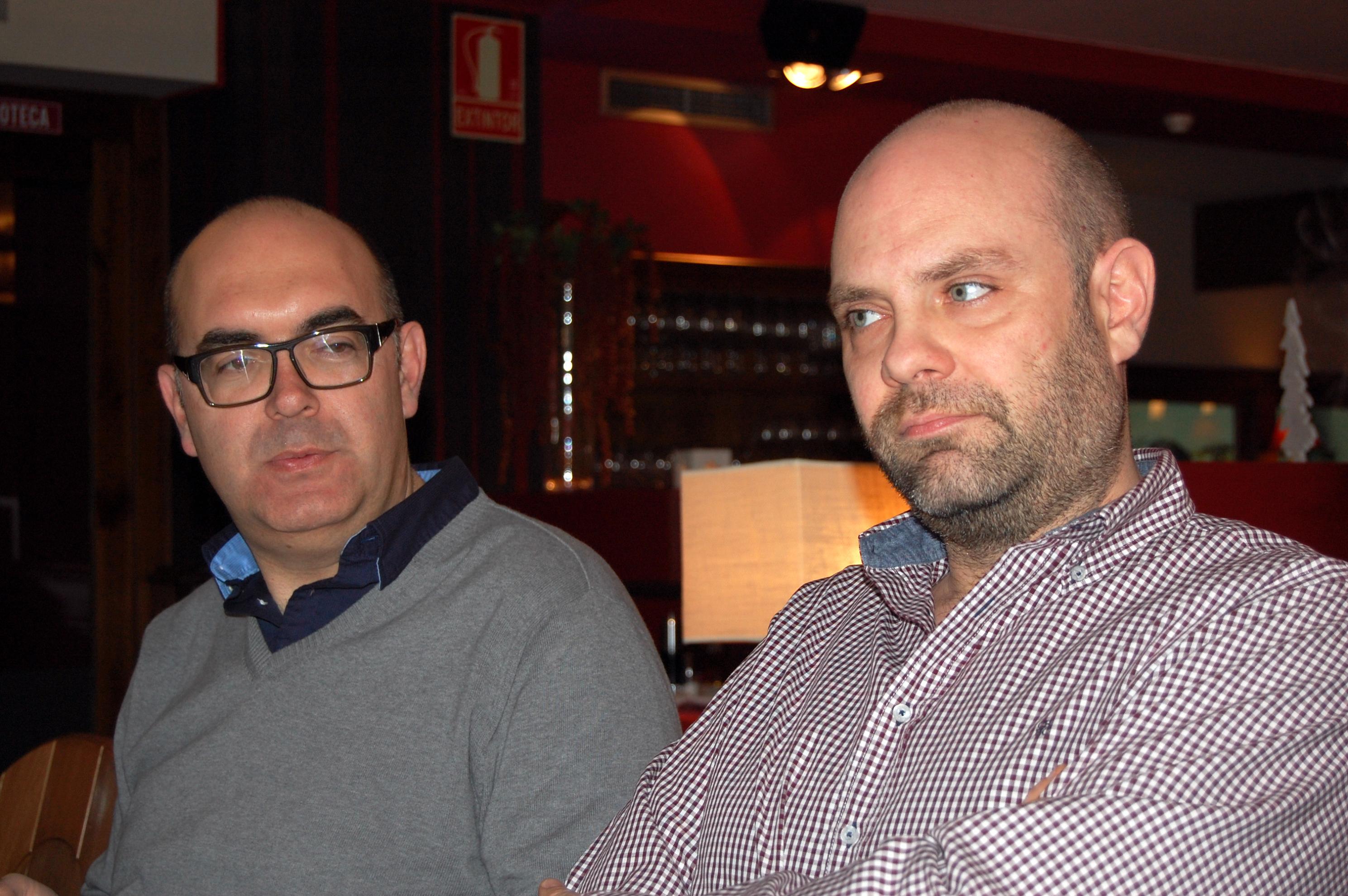 ¡Qué serios están, no tienen un pelo de humor...(todavía)!